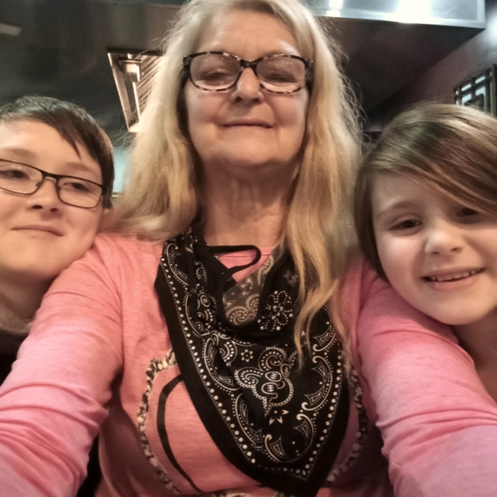 Meet your Posher, Connie